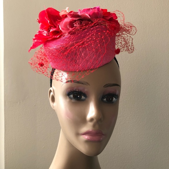 Handmade vintage-inspired raspberry fascinator hat, made in Ireland - Picture 3 of 5